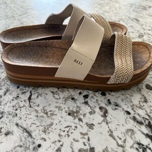 REEF-Size 10 Vintage- Cushion Vista High. Woven and Smooth Dual Straps Platform